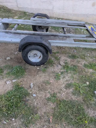 Remolque URBERi motos y quad para su transporte