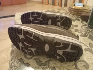 Mocasines grises talla 39.Suela antideslizante.