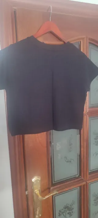 Camiseta INSIDE negra efecto mariposa sin estrenar