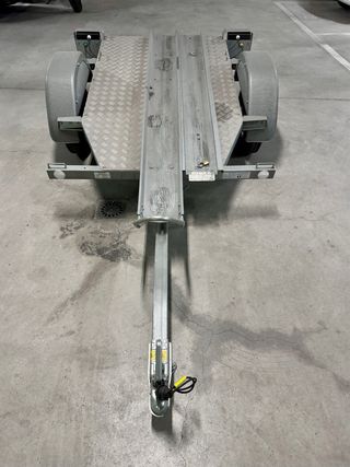 Remolque moto en perfecto estado ligero y practico