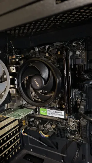 PC Gaming AMD Ryzen 5 5600G/32GB/1TB SSD