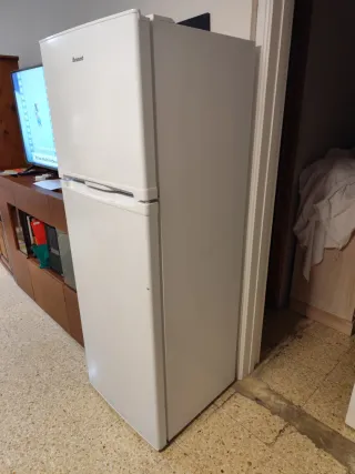 Nevera con congelador Benavent