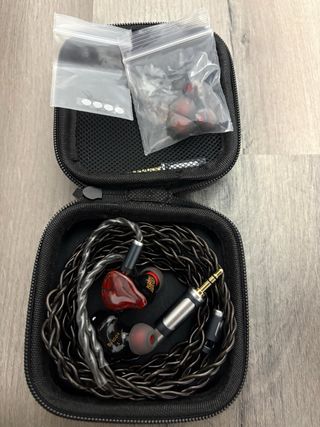 IEM Punch Audio Martilo Negro/Rojo