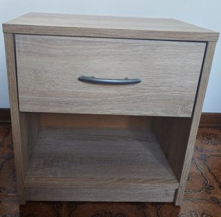 Comodino legno chiaro con cassetto