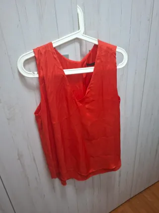 Blusa Zara sin mangas roja talla L