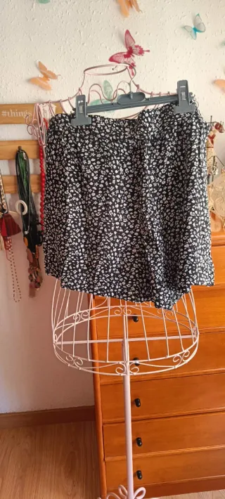 Bermudas mujer florecitas talla 44