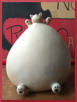 Figure di gatti grassi in ceramica, decorazioni portalibri