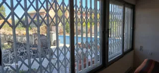 Ventana de cristal con marco