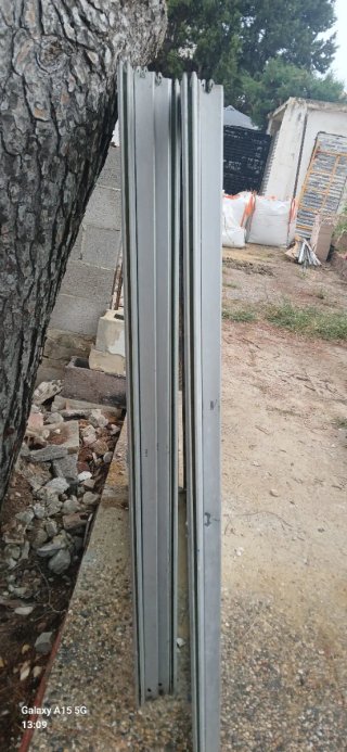 Ventana de cristal con marco