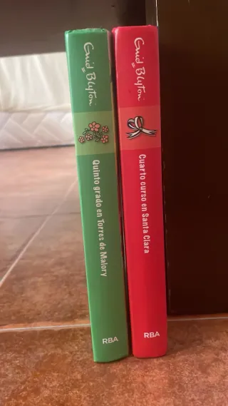 2 libros de la saga de Santa Clara