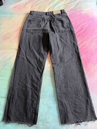 Pantalón Stradivarius con brillos Talla 36