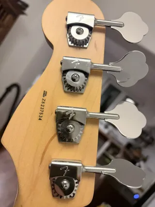 Bajo Fender Jazz Bass USA Sunburst + Funda