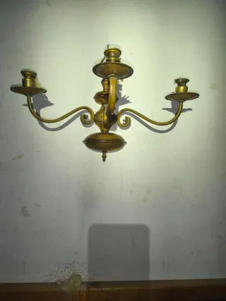 Candelabro de latón cobre único