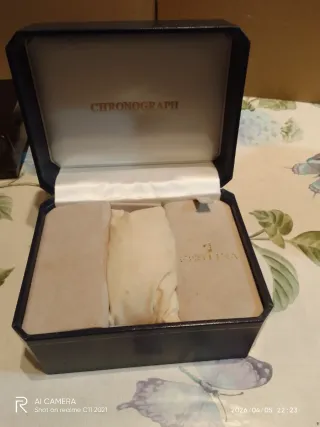 3 cajas vacíos de relojes y pulseras ( vacías)