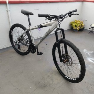 Bicicleta Specialized Hardrock Plata