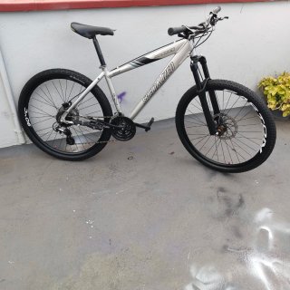 Bicicleta Specialized Hardrock Plata
