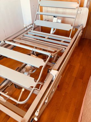 Cama Geriátrica Eléctrica Plegable + Colchón Visco