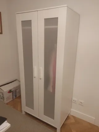Armario Ikea blanco puertas acanaladas