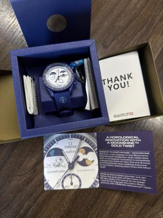 Omega x Swatch mission to Earthphase moonshine gol