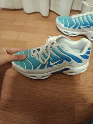 Nike TN Talla 36 Azul y Blanco