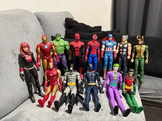 Muñecos Marvel y DC