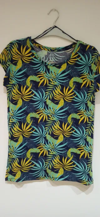 Top H&M floral negro con encaje