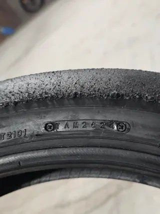 Neumático delantero slick moto 120/60/r17