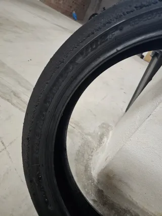 Neumático delantero slick moto 120/60/r17