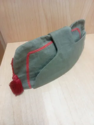 Gorra militar antigua ejército español con borlón