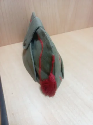 Gorra militar antigua ejército español con borlón