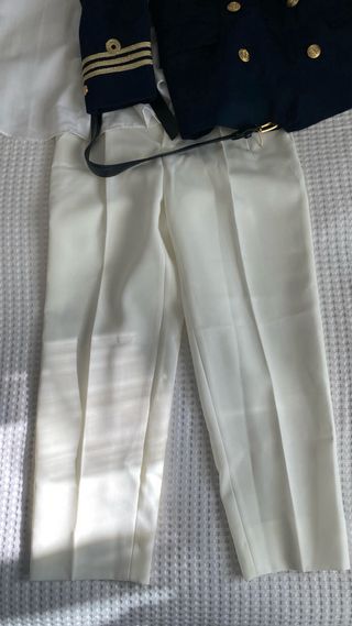 Traje de comunión azul marino y blanco