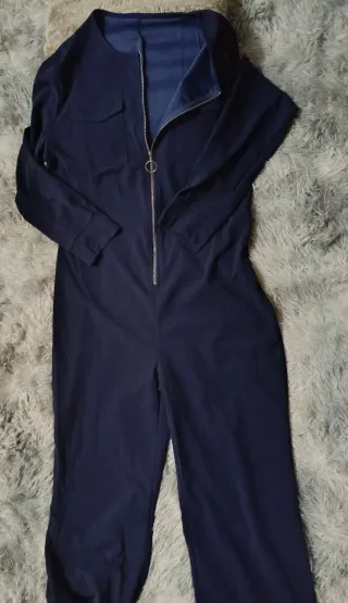 Mono azul pierna ancha . De manga larga. Fresco