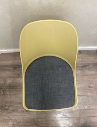 Silla de Escritorio Amarilla y Diseño Elegante