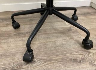 Silla de Escritorio Amarilla y Diseño Elegante