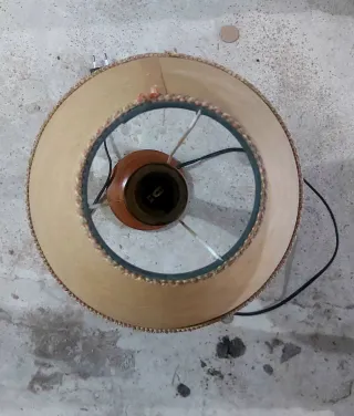 Lámpara de mesa madera y tela