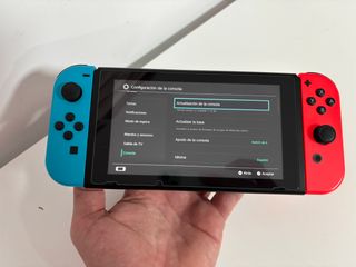 NINTENDO SWITCH V2 CON EXTRAS Y 128 GB