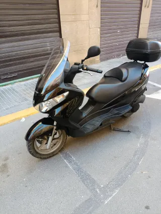 Suzuki Burgman Negra