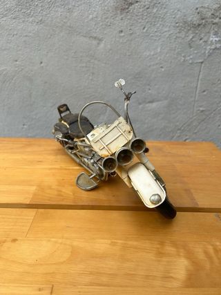 Furgoneta Decorativa Flores y moto hojalata