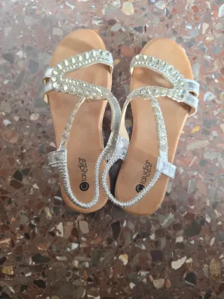 Sandalias de cuña y de tacón