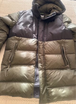 Chaqueta Helly Hansen verde acolchada