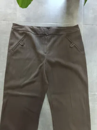 Pantalones capri marrones