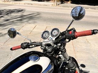 Triumph Bonneville T100 Cafe Racer