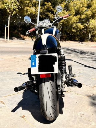 Triumph Bonneville T100 Cafe Racer