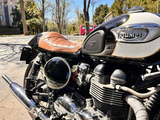 Triumph Bonneville T100 Cafe Racer