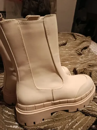 Botas Achila suela track beige