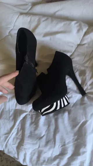 Botas de tacón con plataforma cebra