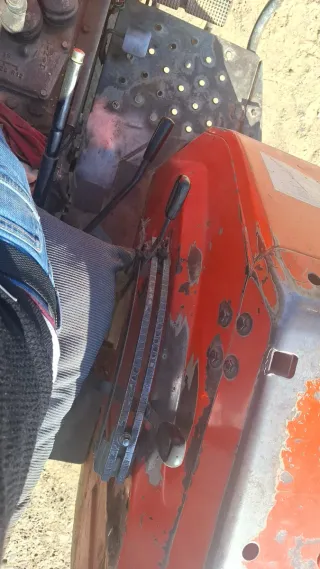 Tractor Kubota M7030F Naranja