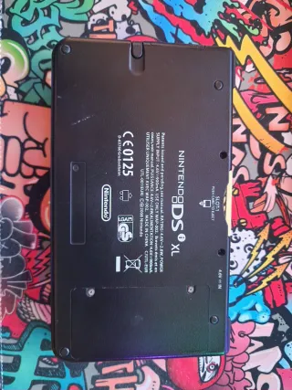Nintendo DSi XL Amarilla