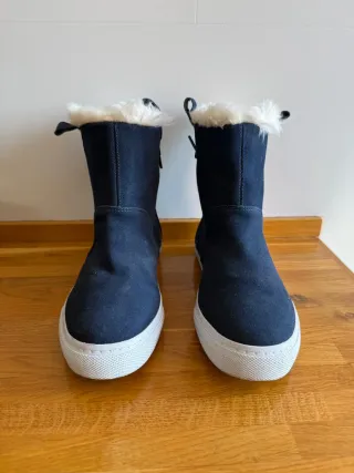 Botines Zara ante azul y borreguito T.38