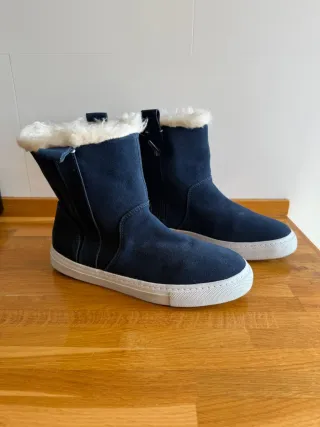 Botines Zara ante azul y borreguito T.38
